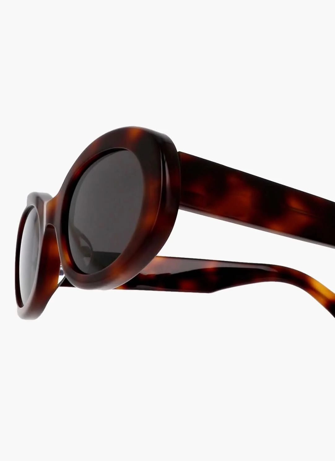 Averi | Sleek Sunglasses - Image 4