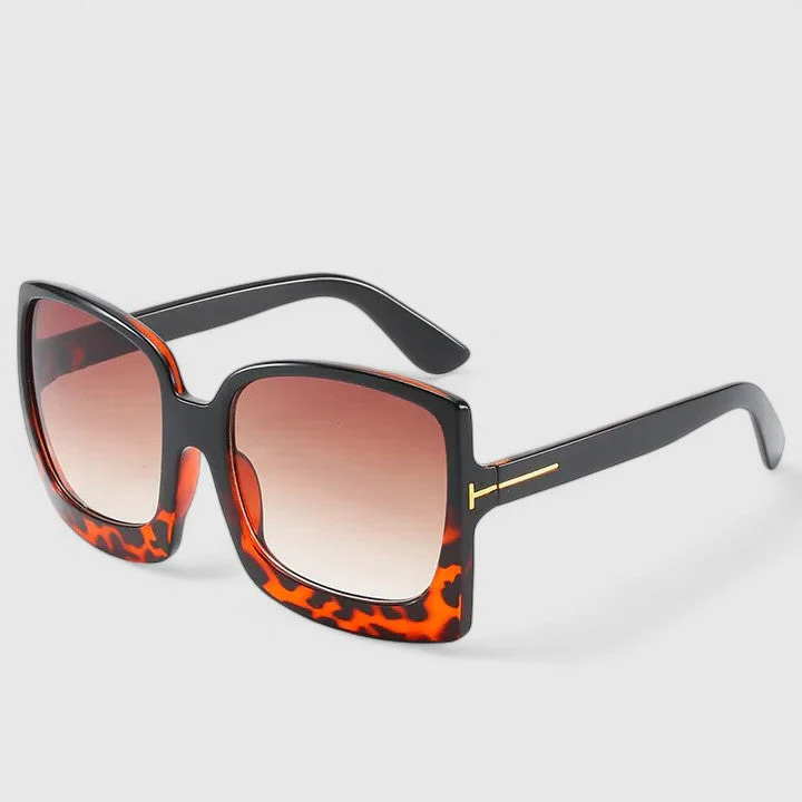 Kynzlee | Stylish Sunglasses - Image 3