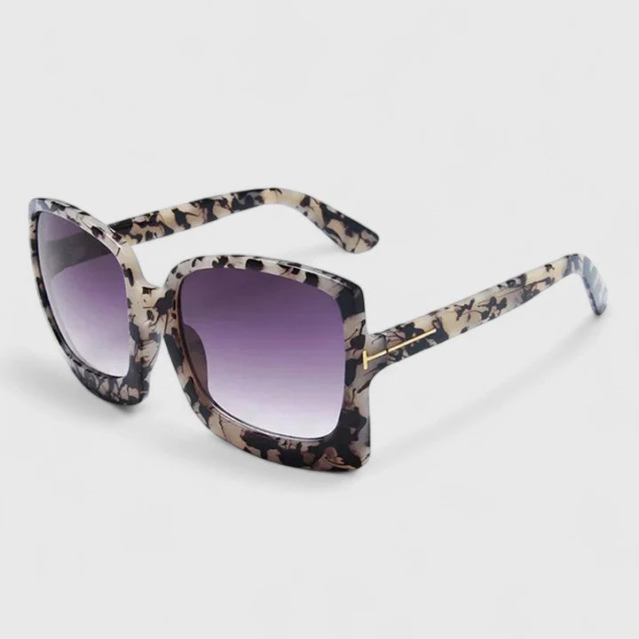 Kynzlee | Stylish Sunglasses - Image 5