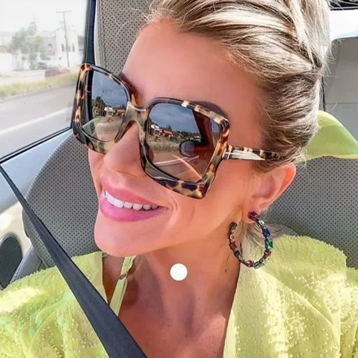 Kynzlee | Stylish Sunglasses - Image 8