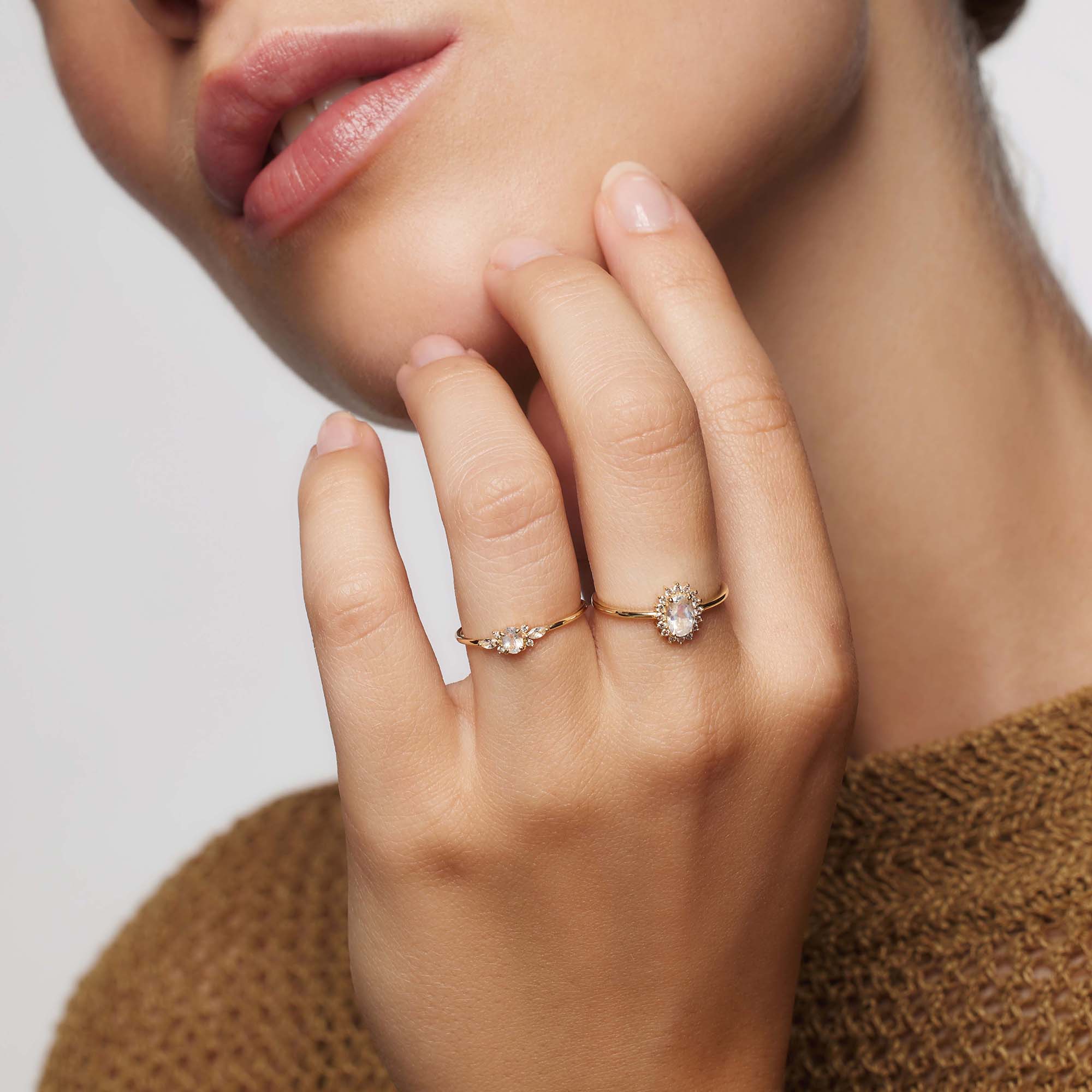 Lioravelle | Violet Diamond Ring 18k Gold - Image 3