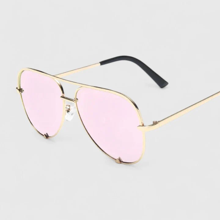 Tynzlee | Elegant Sunglasses - Image 4